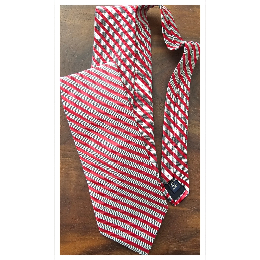 NWT Brooks Brothers Red and White Striped Men's Tie